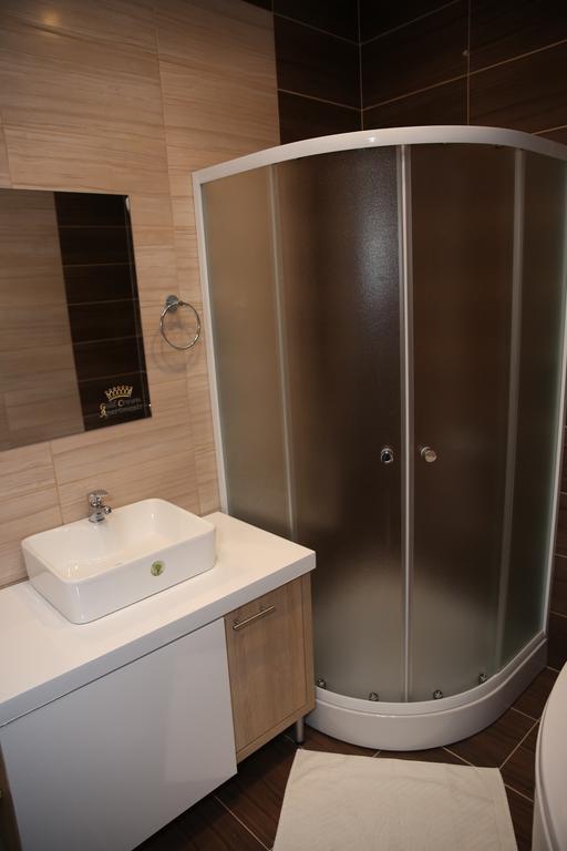 Gold Crown Apartments Ягодина Екстериор снимка