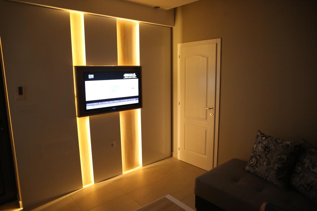 Gold Crown Apartments Ягодина Екстериор снимка