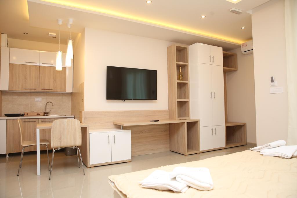 Gold Crown Apartments Ягодина Екстериор снимка