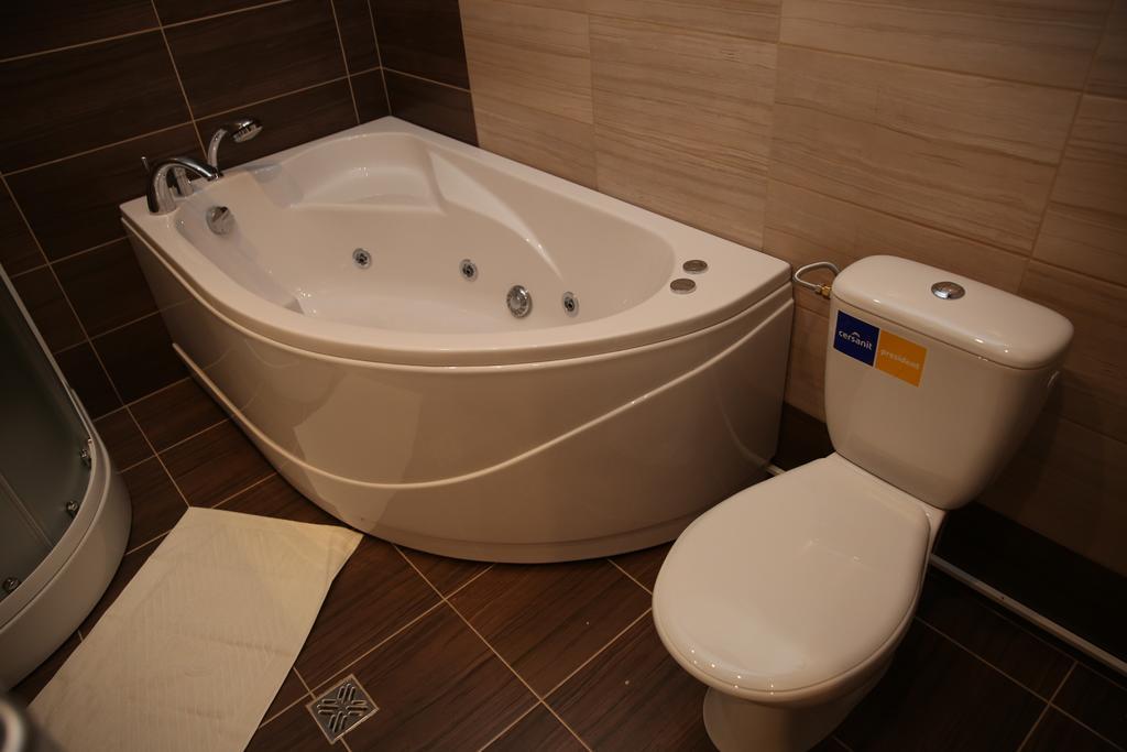 Gold Crown Apartments Ягодина Екстериор снимка
