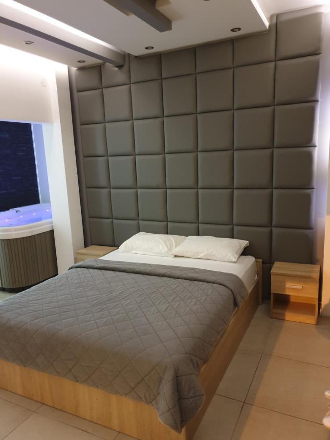 Gold Crown Apartments Ягодина Екстериор снимка