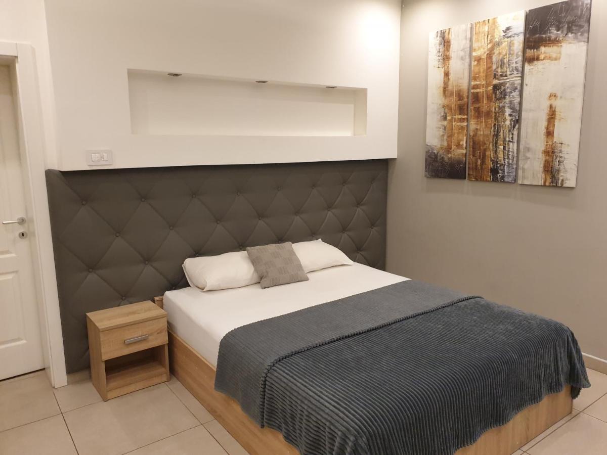 Gold Crown Apartments Ягодина Екстериор снимка